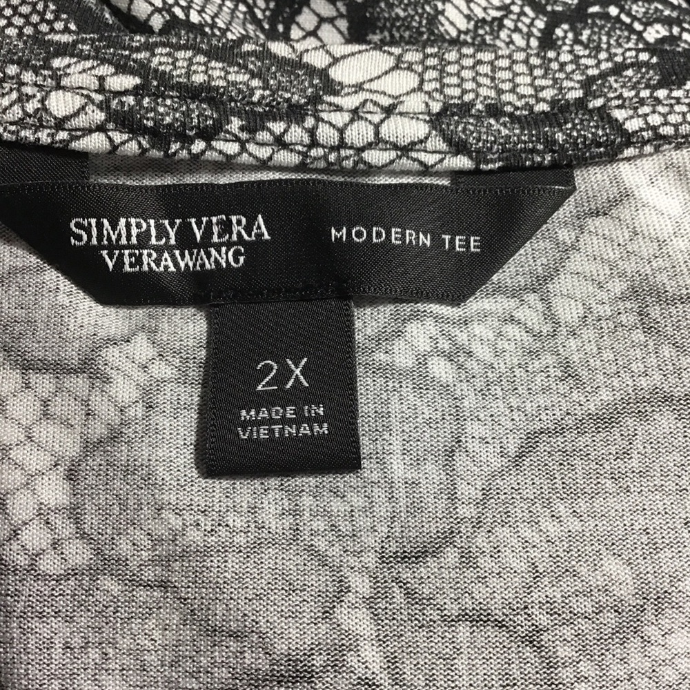 Simply Vera Wang Modern Tee Women’s Sz 2X Color Black/white Floral Short Sleeve - Picture 9 of 10